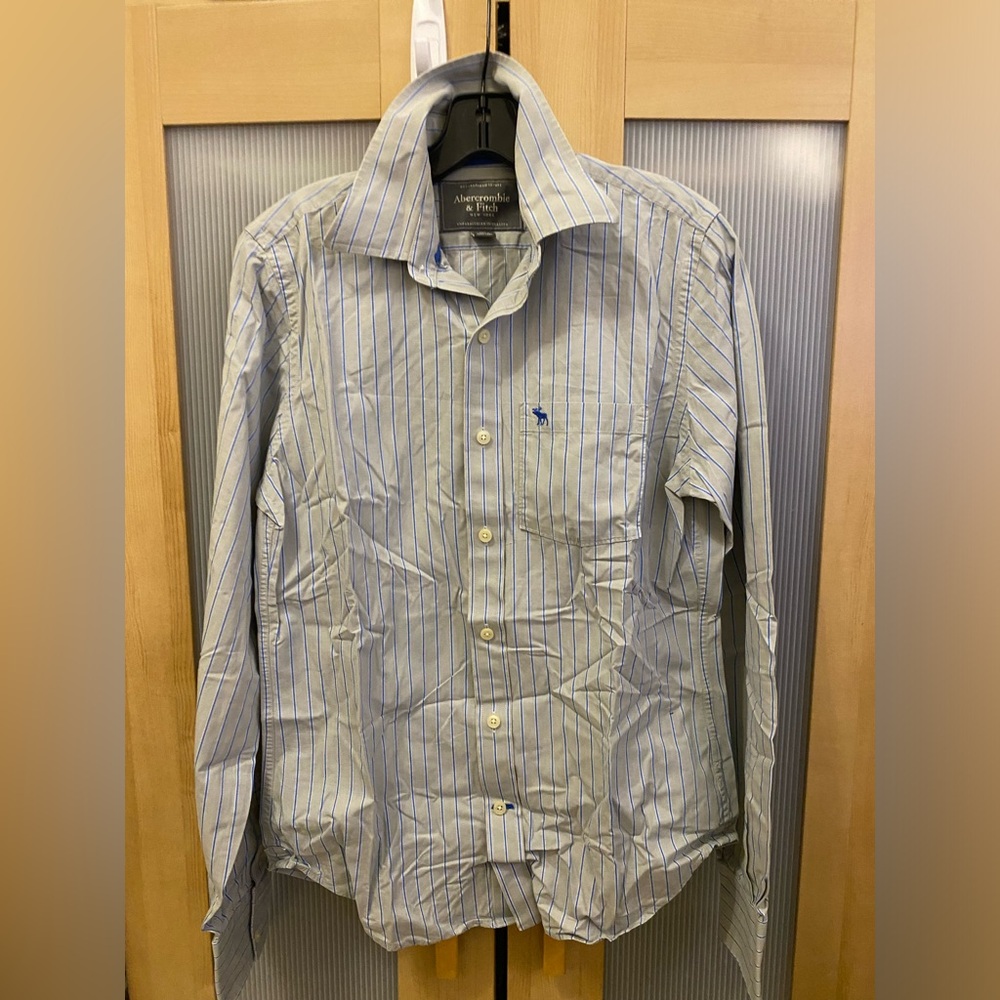 Abercrombie & Fitch striped blue button down shirt Size small
